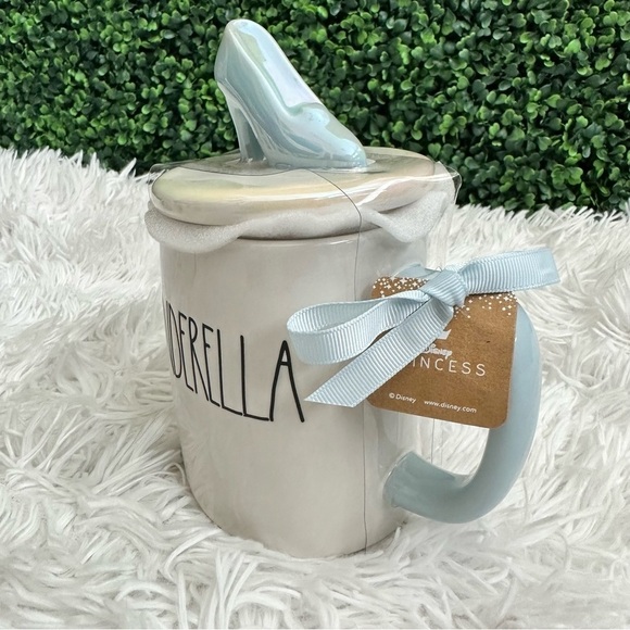 Disney x Rae Dunn Cinderella Mug with Shoe Topper Lid - Picture 2 of 6